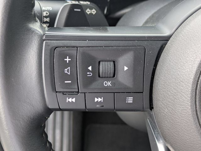 Used 2025 Nissan Pathfinder SV AWD/4WD image 18