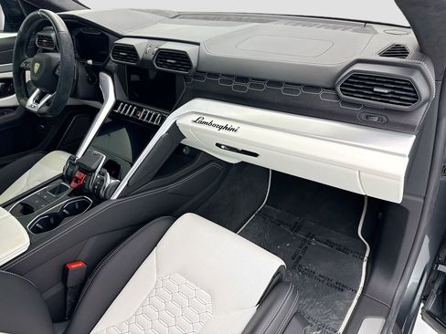 Used 2019 Lamborghini Urus AWD/4WD image 16