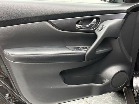 Used 2020 Nissan Rogue SV AWD/4WD image 6