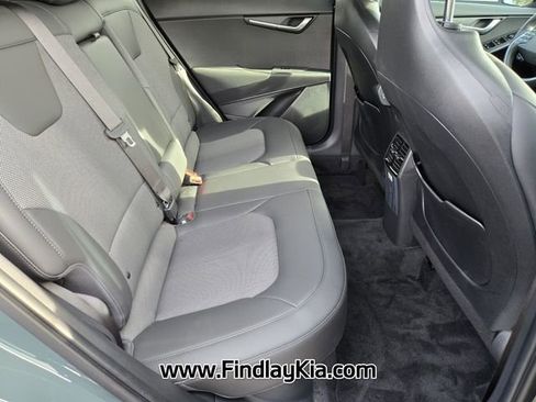 Certified 2025 Kia Niro EX image 18