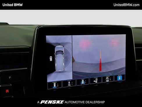 Used 2021 GMC Yukon SLT w/ SLT Premium Package RWD image 9