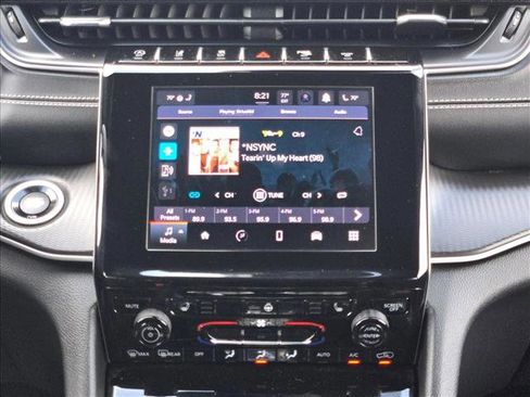 Used 2023 Jeep Grand Cherokee L Laredo image 10