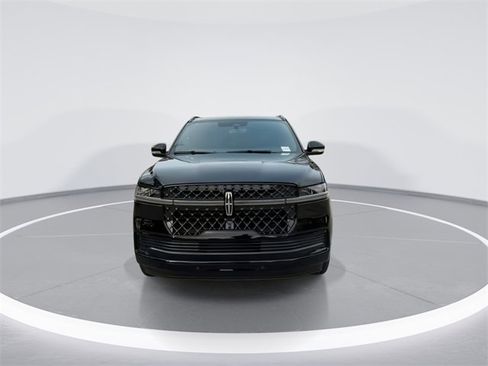 New 2025 Lincoln Navigator Reserve w/ Jet Appearance Package image 3