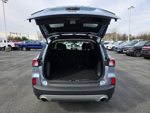 Used 2022 Ford Escape SE w/ Cold Weather Package image 7