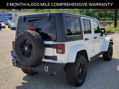 Used 2017 Jeep Wrangler Unlimited Sahara AWD/4WD image 4