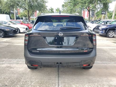 Used 2025 Nissan Kicks SR FWD image 5