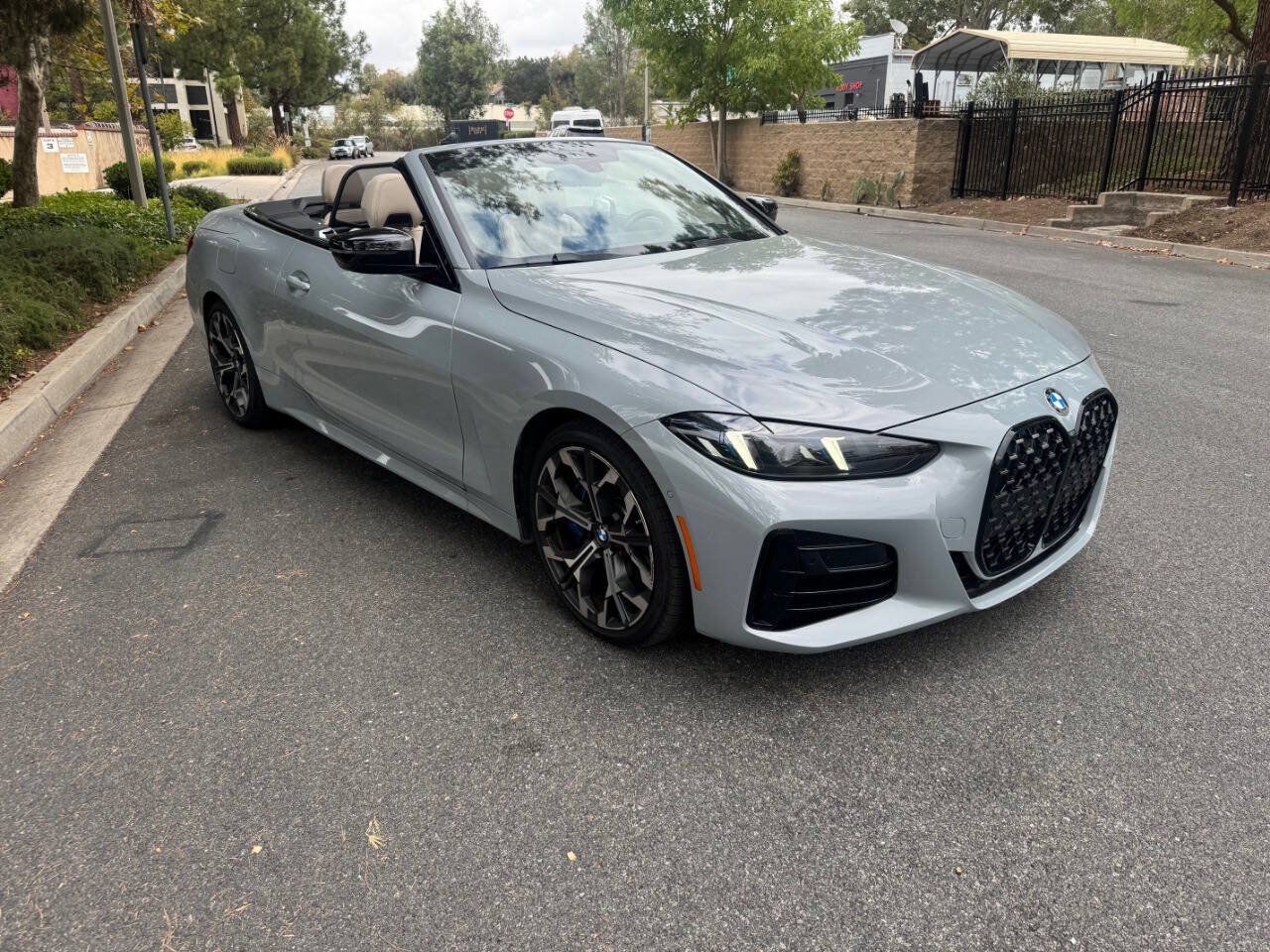 Used 2025 BMW 430i Convertible w/ M Sport Package RWD image 2