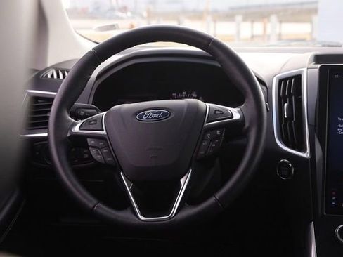 Certified 2024 Ford Edge Titanium image 22