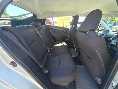 Certified 2021 Toyota Prius LE FWD image 12