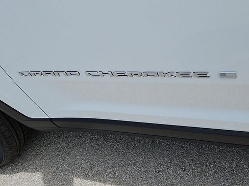 New 2026 Jeep Grand Cherokee L 4WD image 14