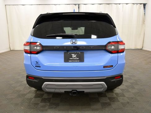 Used 2024 Honda Pilot TrailSport image 6