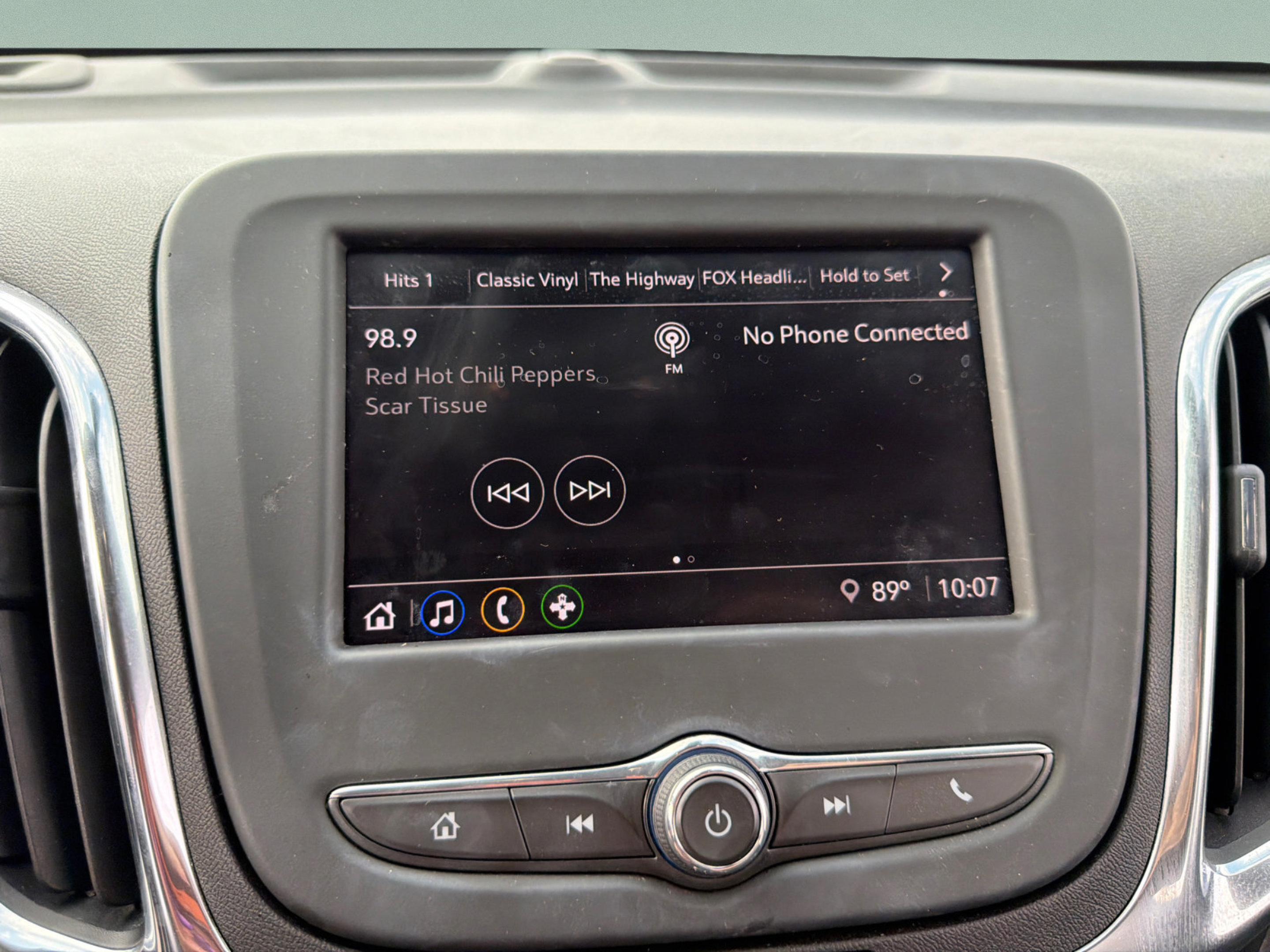 Used 2024 Chevrolet Equinox LT FWD image 23