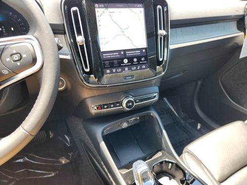 New 2026 Volvo XC40 B5 Ultra w/ Protection Package Premier AWD/4WD image 27