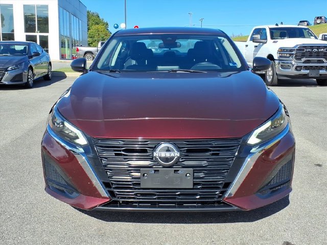 Used 2025 Nissan Altima 2.5 SV FWD image 13