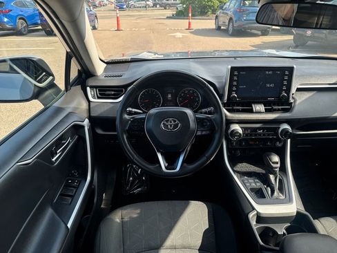 Used 2020 Toyota RAV4 XLE w/ Convenience Package AWD/4WD image 11