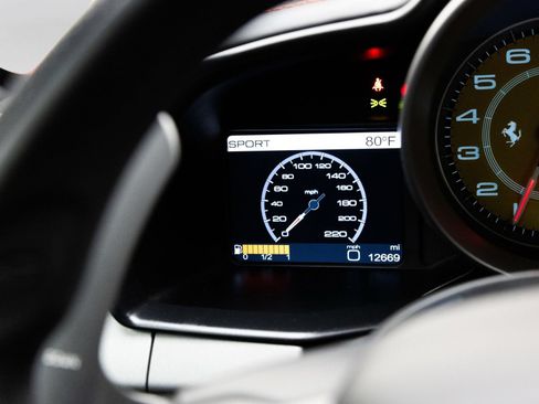 Used 2012 Ferrari 458 Italia Coupe RWD image 28
