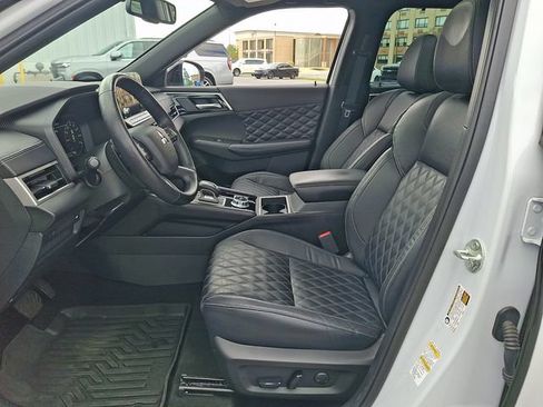 Used 2023 Mitsubishi Outlander SEL AWD/4WD image 14