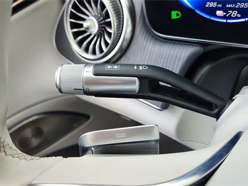 Used 2023 Mercedes-Benz EQS 450+ Sedan image 41