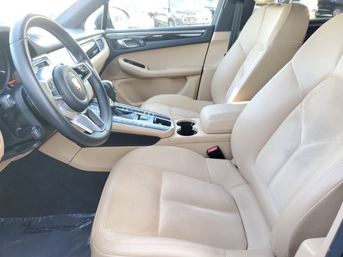Used 2018 Porsche Macan image 18