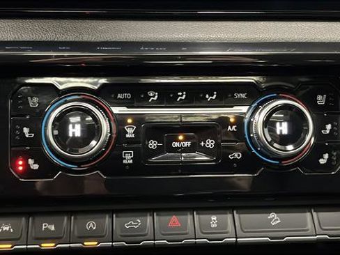 Used 2024 GMC Sierra 1500 AT4 w/ AT4 Premium Package image 18