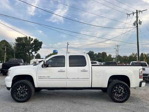 Used 2011 GMC Sierra 2500 Denali w/ LPO, Protection Package AWD/4WD image 11