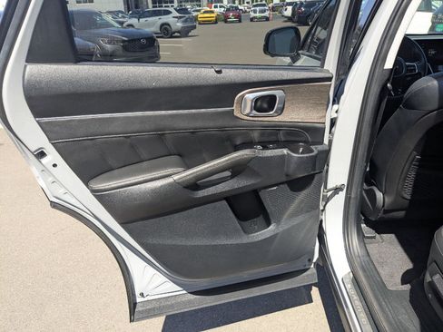 Used 2023 Kia Sorento SX Prestige AWD/4WD image 11