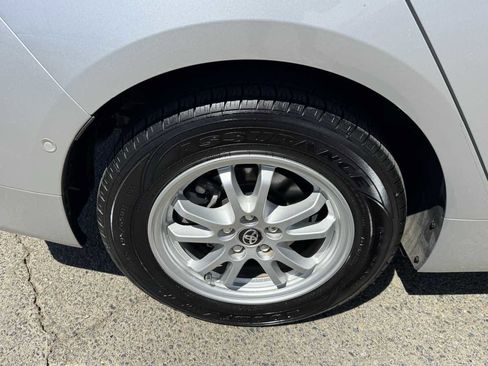 Used 2017 Toyota Prius Two w/ Prius Two Safety Plus Package FWD image 37