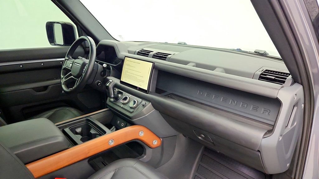 Used 2023 Land Rover Defender 110 X AWD/4WD image 27