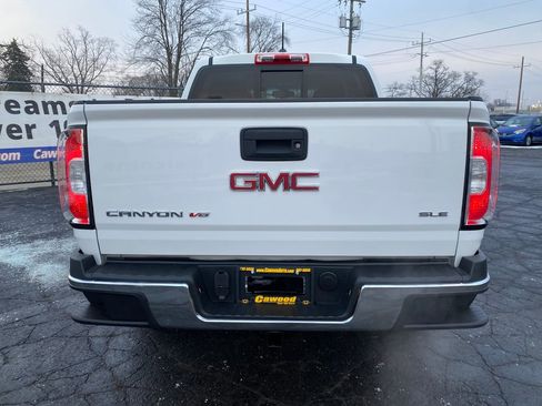 Used 2018 GMC Canyon SLE image 3