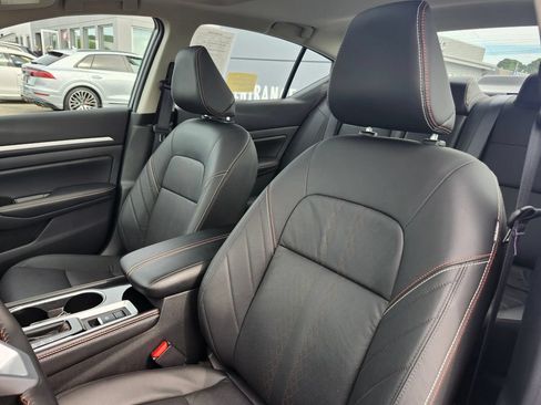 Used 2025 Nissan Altima 2.5 SR w/ SR Premium Package AWD/4WD image 7