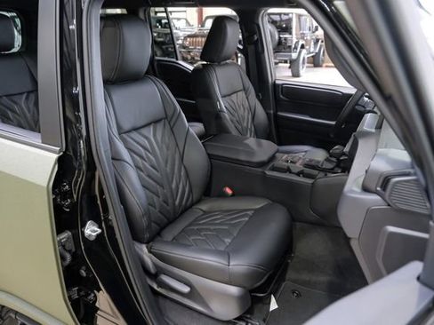 Used 2025 Toyota Land Cruiser image 62