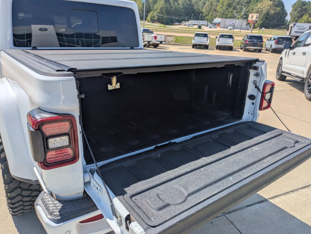 Used 2023 Jeep Gladiator Overland AWD/4WD image 4