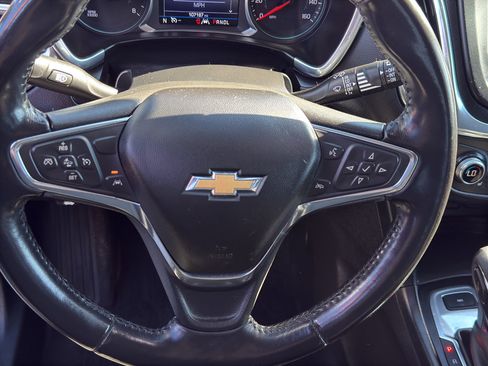 Used 2020 Chevrolet Equinox LT AWD/4WD image 16