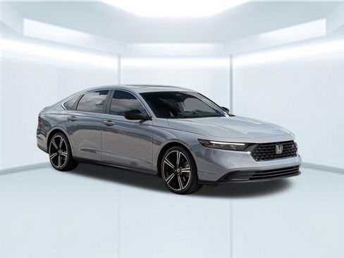 Used 2024 Honda Accord Sport image 8