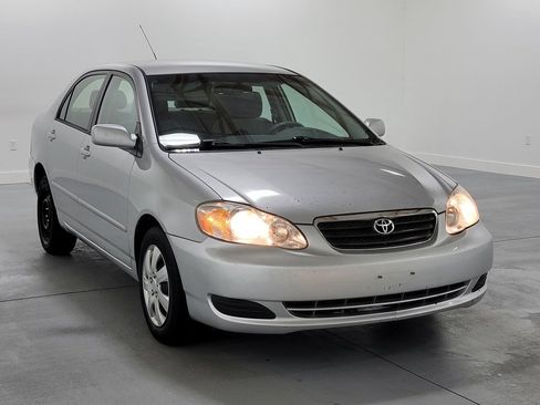Used 2006 Toyota Corolla LE FWD image 2