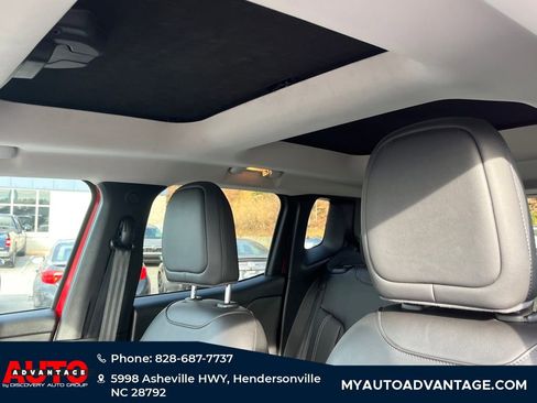 Used 2016 Jeep Renegade Limited image 8