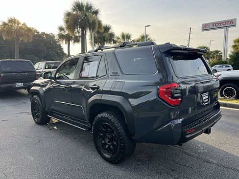 Used 2025 Toyota 4Runner TRD Off-Road Premium AWD/4WD image 8