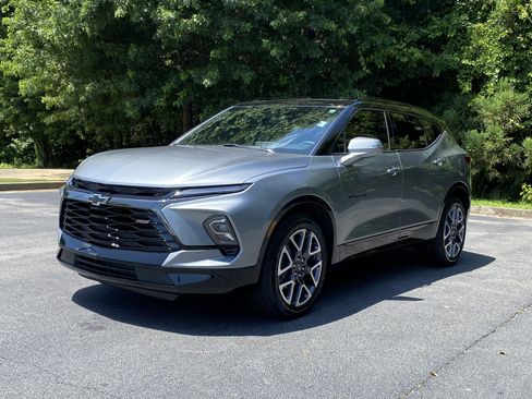 Used 2025 Chevrolet Blazer RS w/ LPO, Cargo Package FWD image 5