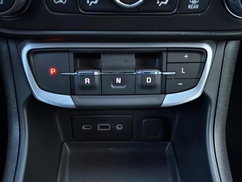 Used 2022 GMC Terrain SLE w/ Driver Convenience Package FWD image 24