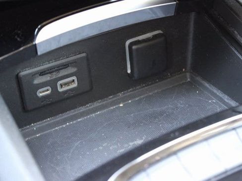 Used 2021 Buick Envision Essence w/ Technology Package I image 26