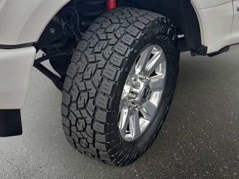 Used 2017 Ford F250 Platinum w/ Platinum Ultimate Package AWD/4WD image 35