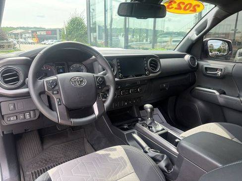 Used 2023 Toyota Tacoma TRD Sport AWD/4WD image 6