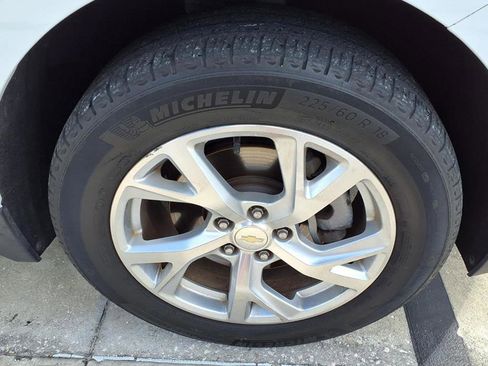 Used 2020 Chevrolet Equinox LT image 4