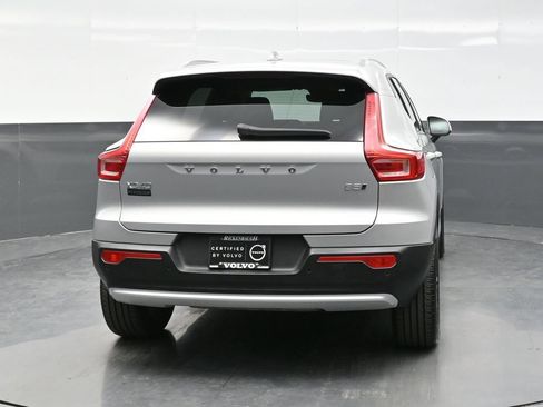Used 2025 Volvo XC40 B5 Core AWD/4WD image 6