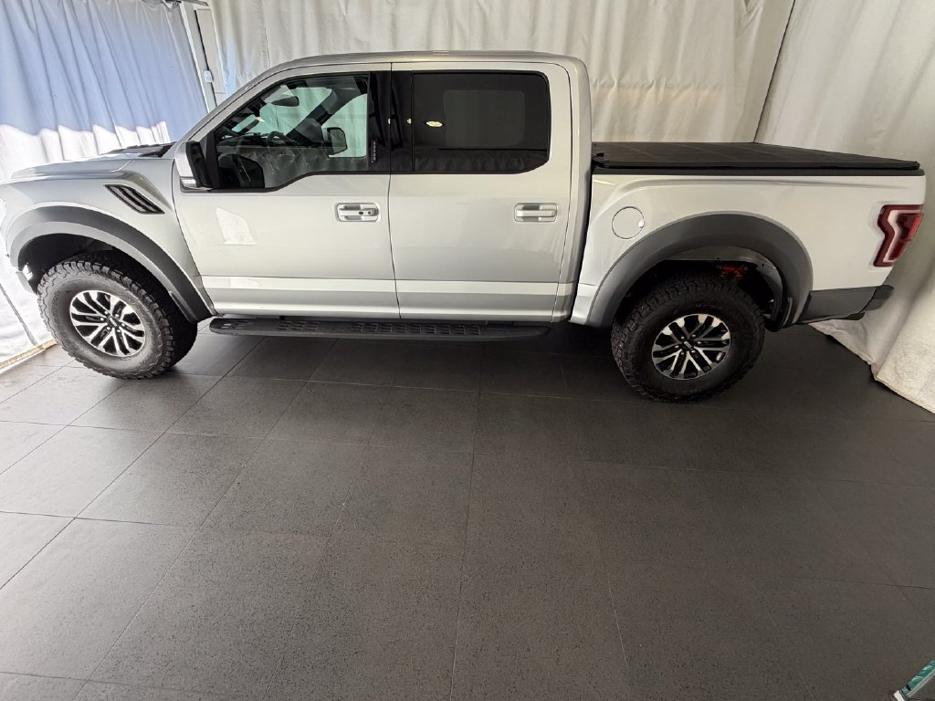 Used 2019 Ford F150 Raptor w/ Equipment Group 802A Luxury AWD/4WD image 2