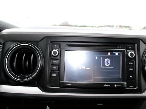 Used 2016 Toyota Tacoma SR5 image 17