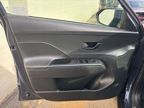 Used 2025 Hyundai Kona SEL image 20