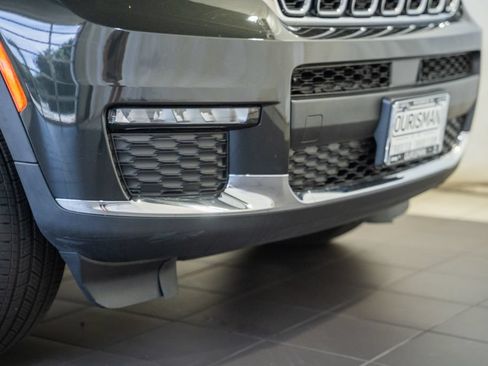 Certified 2023 Jeep Grand Cherokee L Limited AWD/4WD image 15