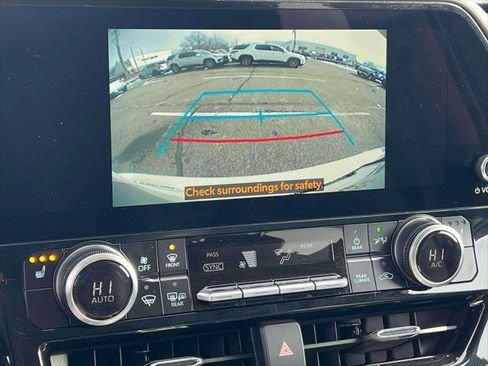 Used 2026 Toyota Highlander XLE image 33