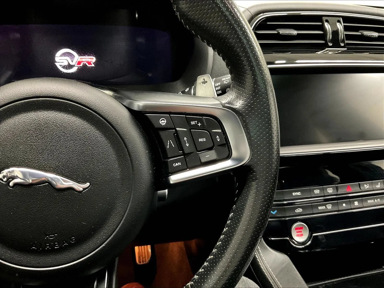 Used 2020 Jaguar F-PACE SVR AWD/4WD image 21